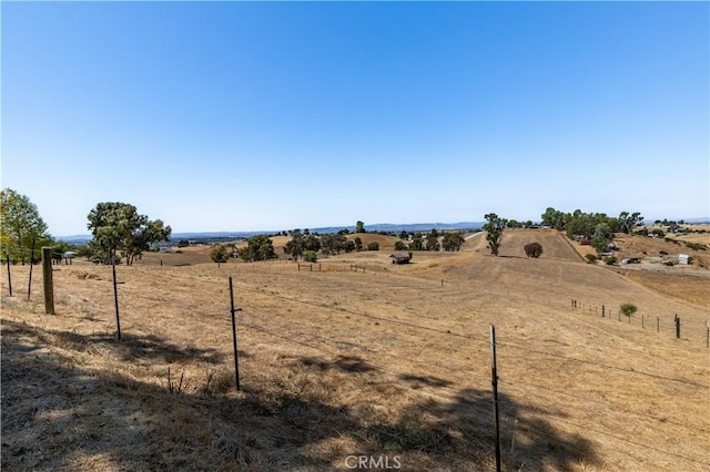 view of yard featuring a rural view