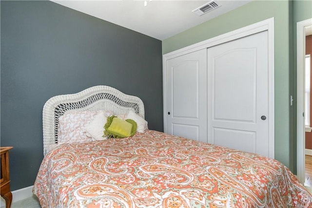 bedroom with a closet