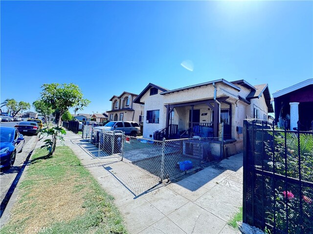 view of front of home featuring covered porch