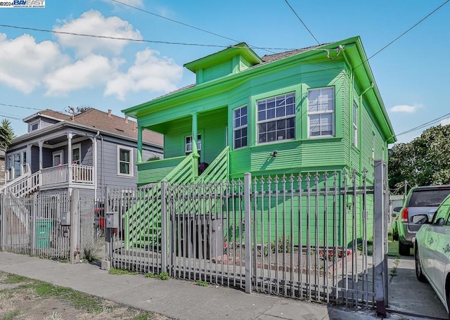 view of front of home featuring a porch