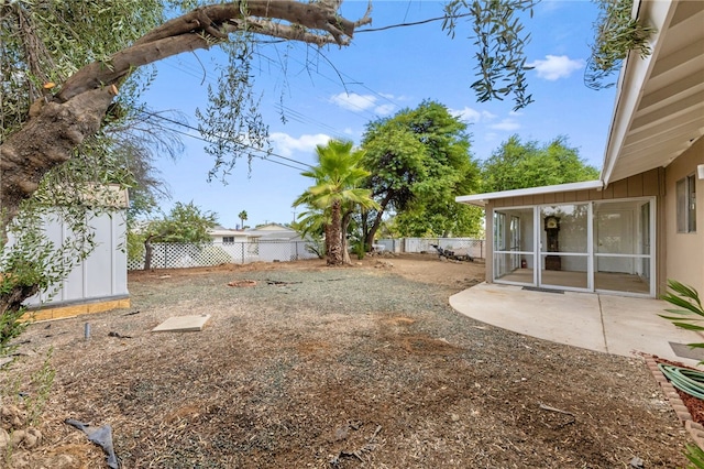 view of yard featuring a patio area