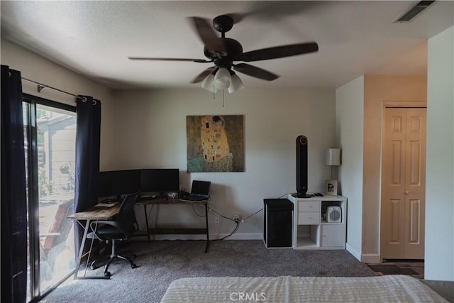 bedroom with carpet flooring and ceiling fan