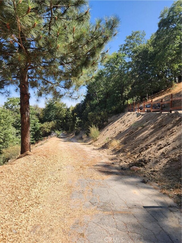1563 Rock Ridge Dr, Lake Arrowhead, CA 92352