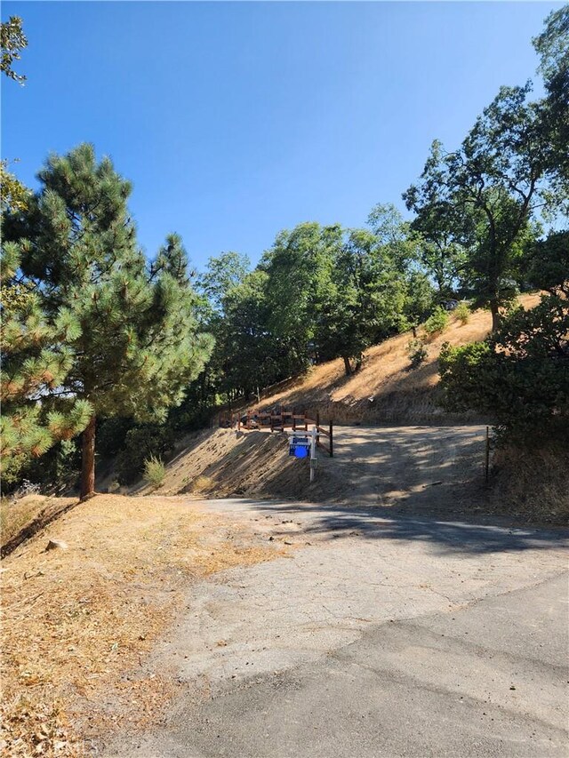 1563 Rock Ridge Dr, Lake Arrowhead, CA 92352