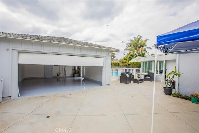 18672 Spaulding Ave, North Tustin, CA 92705 - view of garage