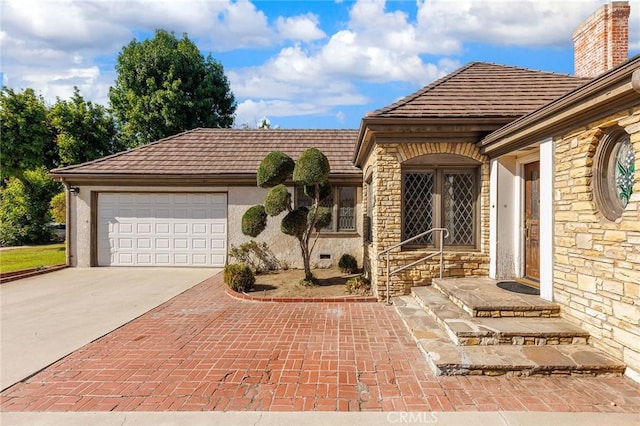 view of front of house featuring a garage