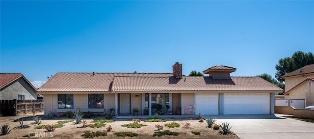 view of front facade featuring a garage