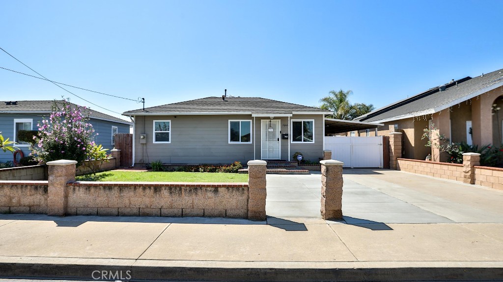 view of single story home