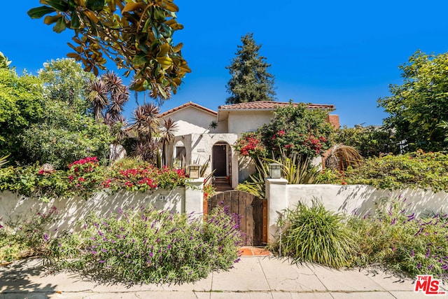 view of mediterranean / spanish-style house