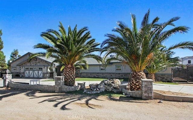 view of front of property