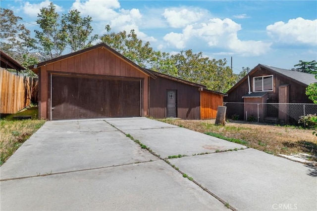 4225 Alcot Trl, Frazier Park, CA 93225 - detached garage with fence