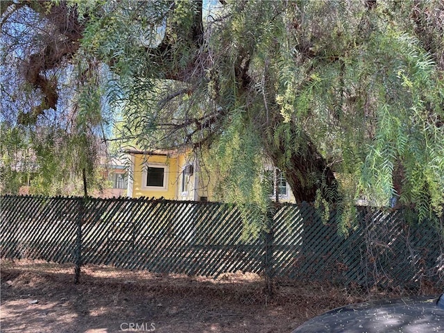 2723 Pirtle St, Los Angeles, CA 90039 - view of yard with fence