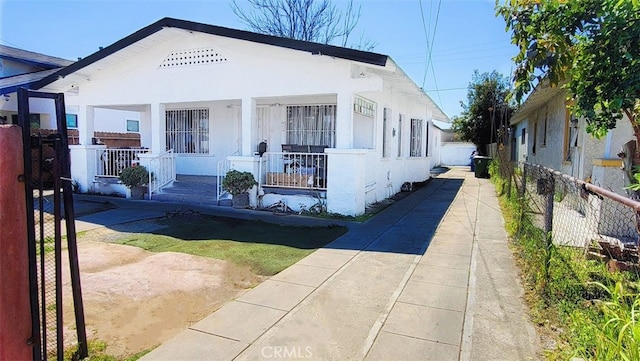 view of front of house featuring a porch