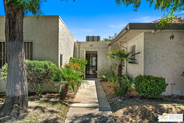 view of property entrance