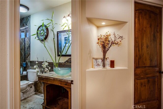 56245 Cobalt Rd, Yucca Valley, CA 92284 - bathroom featuring toilet and vanity