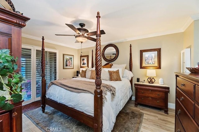 bedroom with access to exterior, light hardwood / wood-style flooring, ornamental molding, and ceiling fan