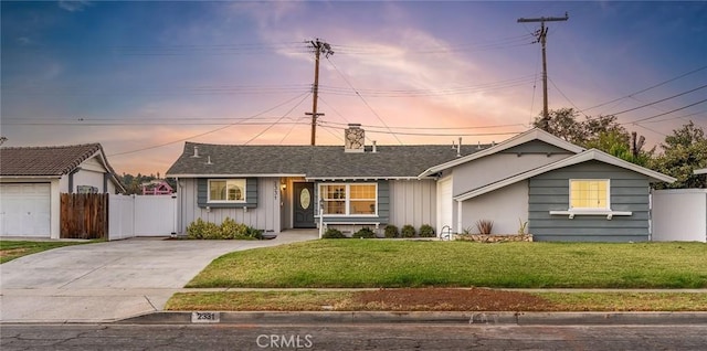 view of front of home featuring a yard