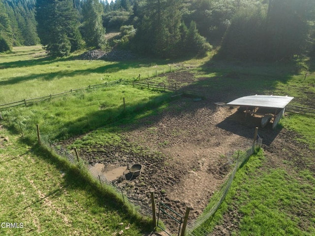 view of yard featuring a rural view