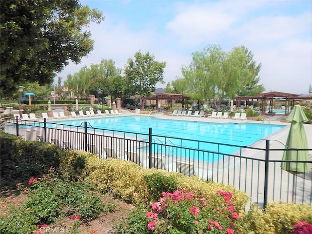 view of swimming pool