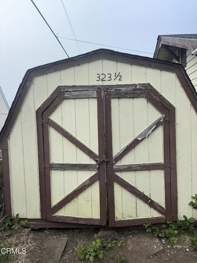 view of outbuilding