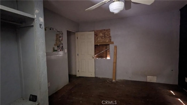 empty room with ceiling fan