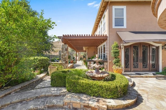 view of yard with a pergola