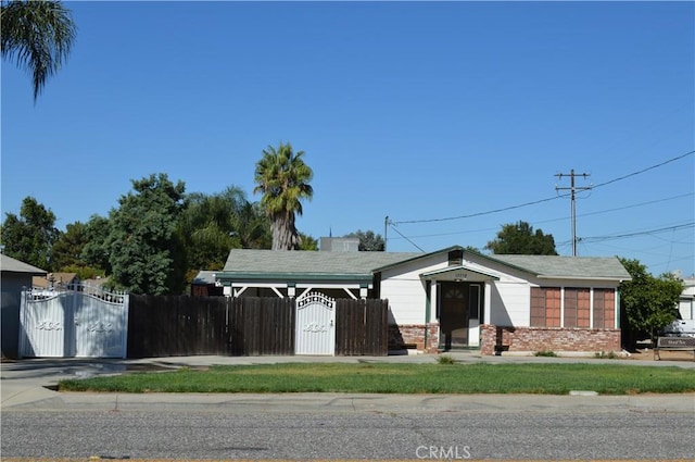 view of front of property