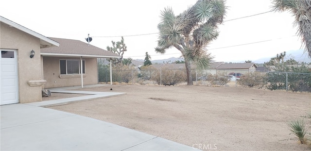 view of yard featuring a patio area