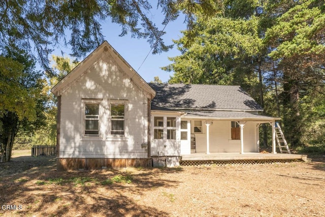 view of front facade featuring covered porch