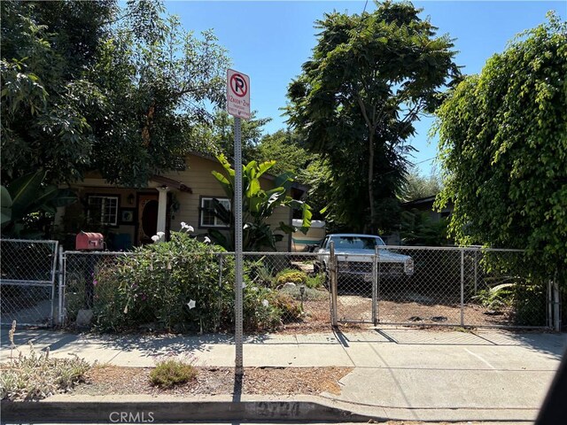2724 Queen St, Los Angeles, CA 90039 - fenced front yard featuring a gate