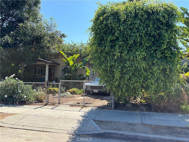 2724 Queen St, Los Angeles, CA 90039 - view of front of property with a fenced front yard and a gate