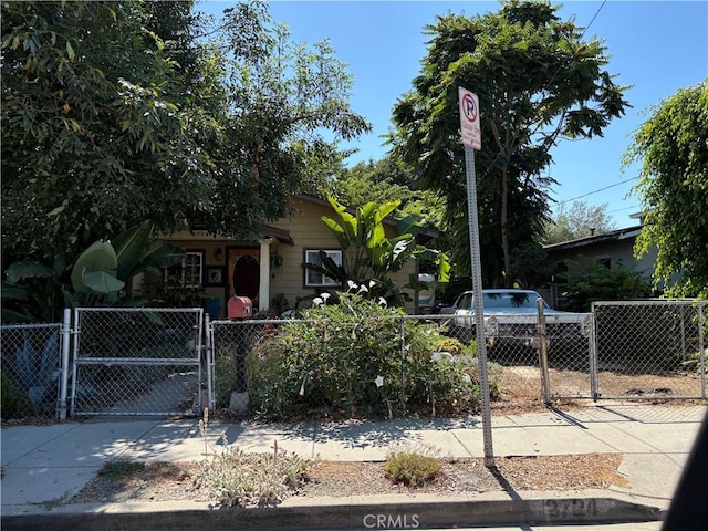 2724 Queen St, Los Angeles, CA 90039 - view of front of home featuring a fenced front yard and a gate