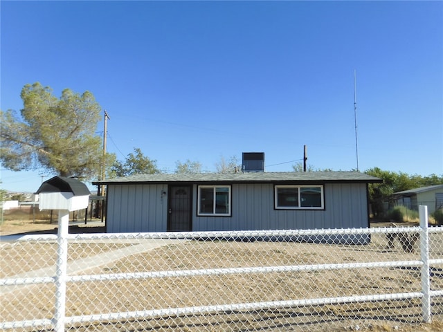 view of front of property