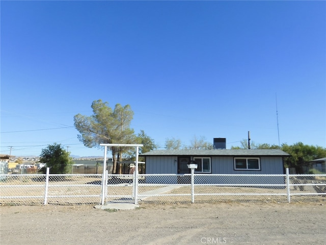 view of front of property