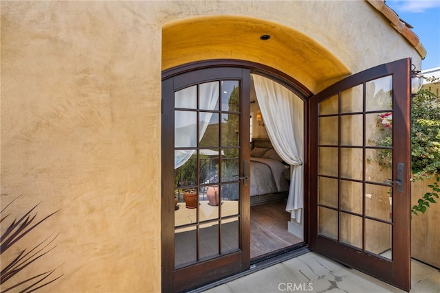 1165 Noria St, Laguna Beach, CA 92651 - entrance to property featuring stucco siding