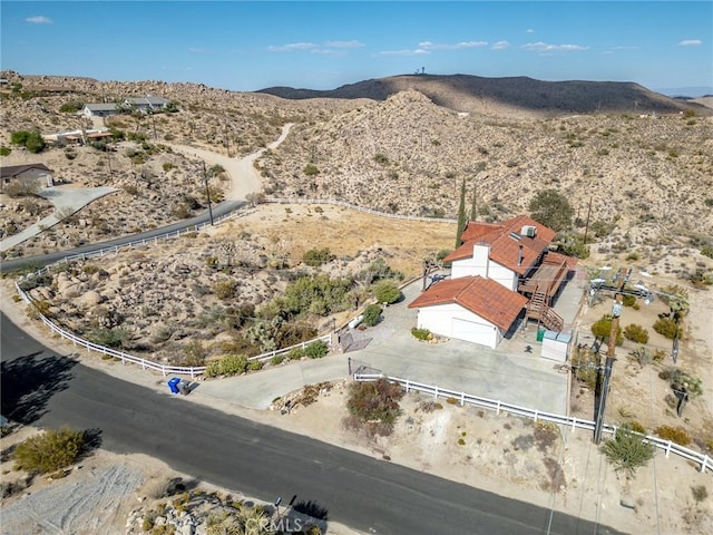 bird's eye view with a mountain view