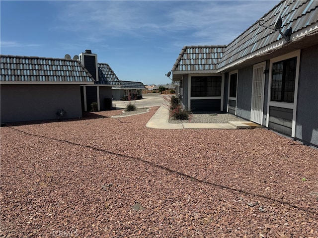 view of yard featuring a patio area