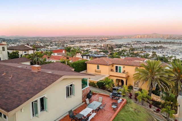 view of aerial view at dusk