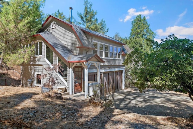 view of front facade with a garage