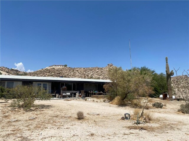 6161 Mirlo Rd, Yucca Valley, CA 92284 - view of rear view of property