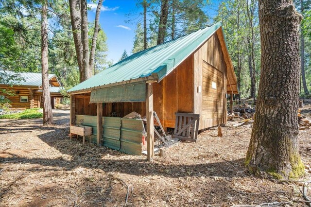 view of outbuilding