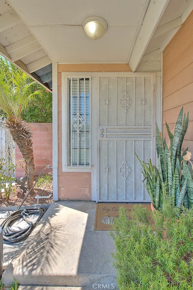 view of entrance to property