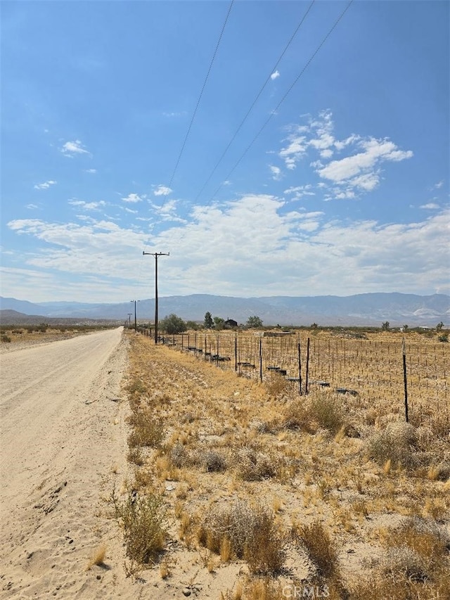 Listing photo 2 for 10252 Santa Fe Rd, Lucerne Valley CA 92356