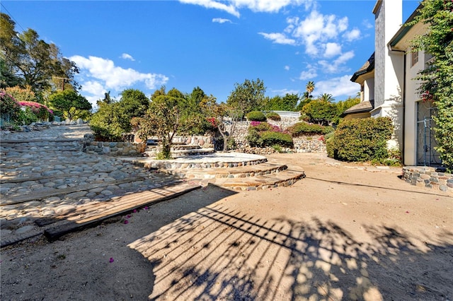 view of yard featuring a patio area