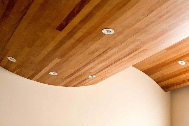 details featuring wooden ceiling