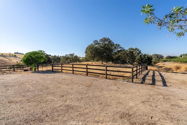 view of yard featuring a rural view