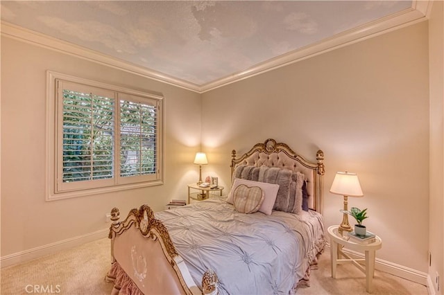 bedroom with baseboards, carpet, and crown molding