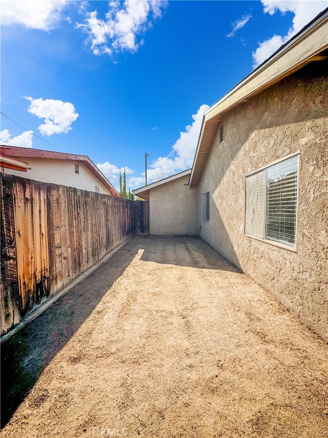 view of yard with a patio