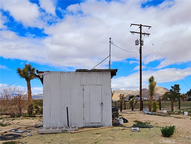 Listing photo 2 for 800 Furst St, Lucerne Valley CA 92356