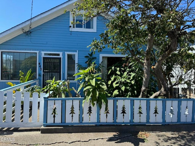 view of front of property